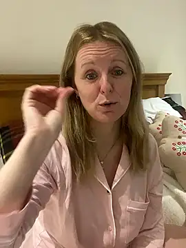 madamlillyrose online show from January 14, 8:53 am