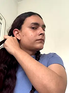 La-Gatiita-trans online show from December 5, 4:25 pm