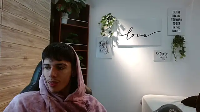 AmethystShadow17 online show from April 26, 4:54 am