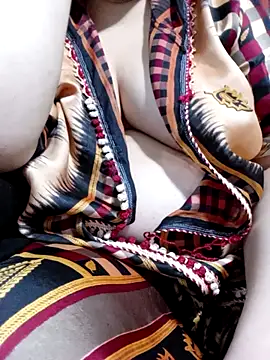 Snapshot of Notila-68 chatting on February 18, 11:22 pm Notila-68 online show from February 18, 11:22 pm