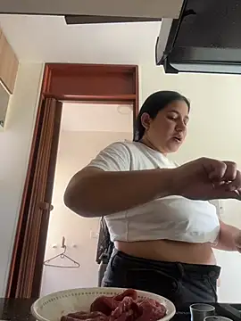 Snapshot of kassandra_luxury chatting on November 18, 6:01 pm kassandra luxury online show from November 18, 6:01 pm