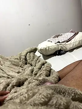 Snapshot of arthur0022 chatting on December 3, 11:19 am arthur0022 online show from December 3, 11:19 am