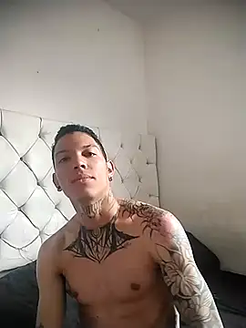 Snapshot of Overinktt chatting on October 30, 4:08 pm Overinktt online show from October 30, 4:08 pm