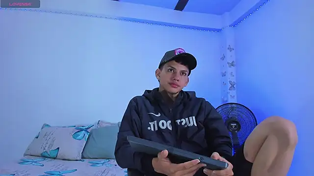 Axel Cody  online show from October 19, 11:44 am