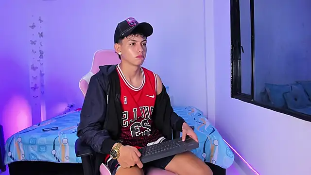 Snapshot of Axel_Cody_ chatting on February 20, 11:32 am Axel Cody online show from February 20, 11:32 am