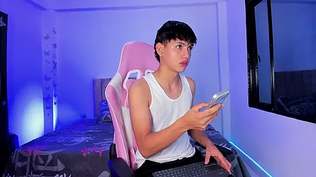 Snapshot of Axel_Cody_ chatting on March 3, 11:27 am Axel Cody online show from March 3, 11:27 am