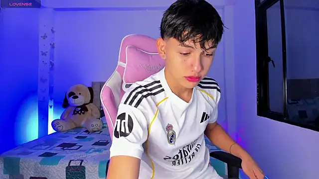 Snapshot of Axel_Cody_ chatting on March 17, 11:35 am Axel Cody online show from March 17, 11:35 am