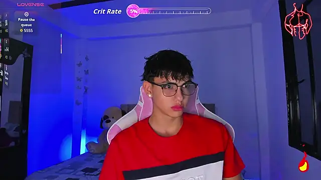 Snapshot of Axel_Cody_ chatting on March 28, 11:43 am Axel Cody online show from March 28, 11:43 am