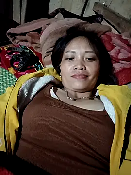 Snapshot of huhu-sexxy chatting on October 25, 2:24 pm huhu-sexxy online show from October 25, 2:24 pm