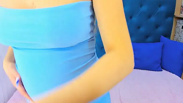 Snapshot of SpicyPreggo chatting on November 2, 3:31 am SpicyPreggo online show from November 2, 3:31 am