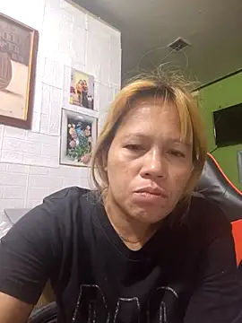 Snapshot of CockBiter83 chatting on April 15, 4:08 am CockBiter83 online show from April 15, 4:08 am