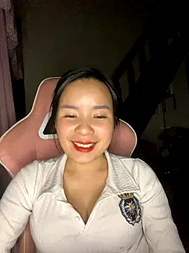 Snapshot of Listen-ly chatting on November 16, 4:34 pm Listen-ly online show from November 16, 4:34 pm