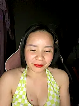 Snapshot of Listen-ly chatting on November 17, 4:57 pm Listen-ly online show from November 17, 4:57 pm