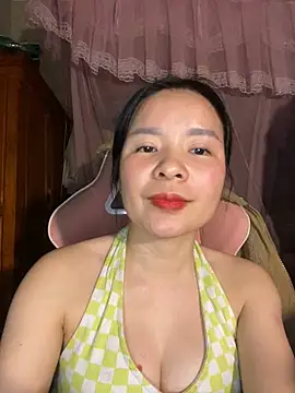 Snapshot of Listen-ly chatting on December 1, 5:07 pm Listen-ly online show from December 1, 5:07 pm