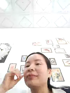 Snapshot of Listen-ly chatting on December 2, 6:41 am Listen-ly online show from December 2, 6:41 am