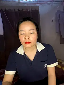 Snapshot of Listen-ly chatting on December 3, 1:46 am Listen-ly online show from December 3, 1:46 am