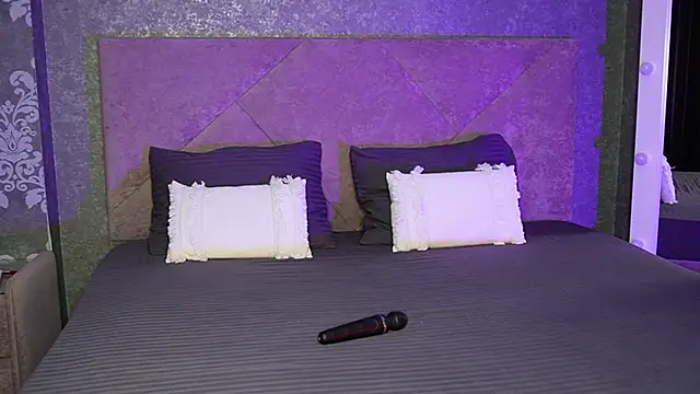 SaraahStone online show from October 26, 8:04 pm