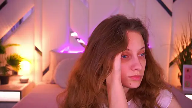 Snapshot of CuteeFoxy chatting on March 9, 1:26 pm CuteeFoxy online show from March 9, 1:26 pm