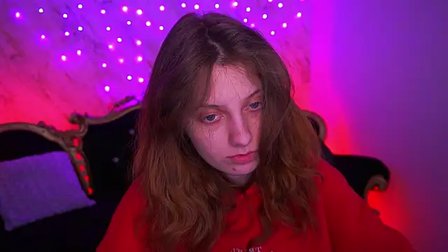 Snapshot of CuteeFoxy chatting on March 20, 1:16 pm CuteeFoxy online show from March 20, 1:16 pm