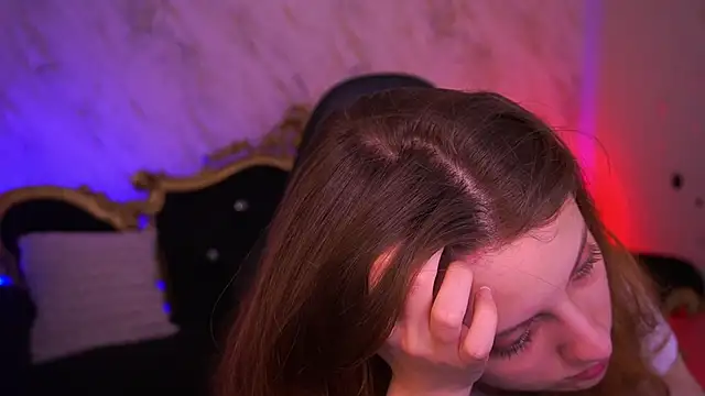 Snapshot of CuteeFoxy chatting on March 28, 1:33 pm CuteeFoxy online show from March 28, 1:33 pm