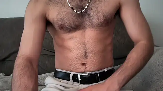 Snapshot of yournextguy chatting on June 17, 11:01 am yournextguy online show from June 17, 11:01 am