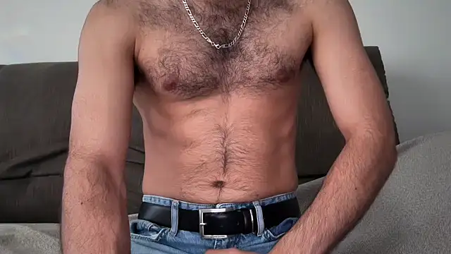 Snapshot of yournextguy chatting on July 1, 9:11 am yournextguy online show from July 1, 9:11 am
