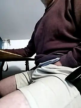 Snapshot of nicolaspgarnier chatting on November 6, 6:20 pm nicolaspgarnier online show from November 6, 6:20 pm