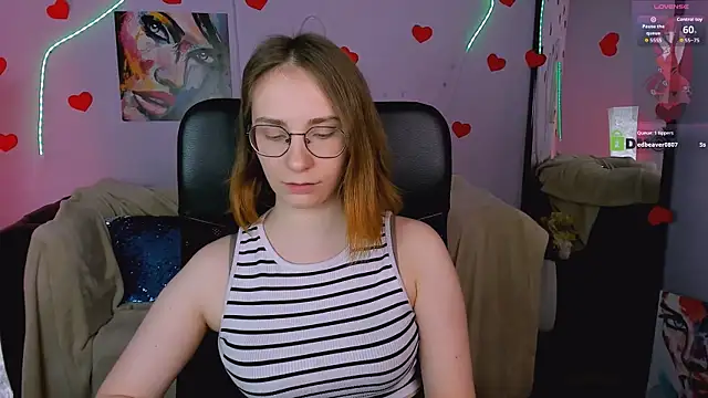 Snapshot of evalora_vei chatting on February 19, 1:18 pm evalora vei online show from February 19, 1:18 pm