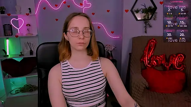 Snapshot of evalora_vei chatting on March 2, 1:07 pm evalora vei online show from March 2, 1:07 pm