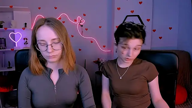 Snapshot of evalora_vei chatting on March 13, 8:15 pm evalora vei online show from March 13, 8:15 pm