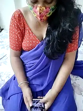 Snapshot of Hot_Boude chatting on October 19, 8:15 am Hot Boude online show from October 19, 8:15 am
