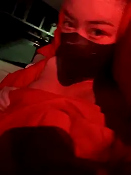 Snapshot of noe-00 chatting on October 24, 10:33 am noe-00 online show from October 24, 10:33 am