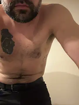 Snapshot of MARIOYH chatting on March 10, 2:27 am MARIOYH online show from March 10, 2:27 am