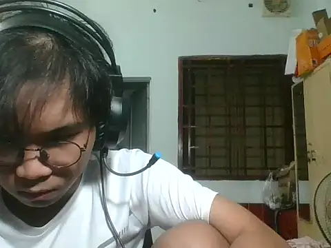 kave2033 online show from November 4, 2:16 pm