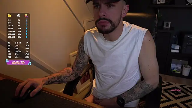 monsieurguitsxxx online show from December 21, 9:27 am