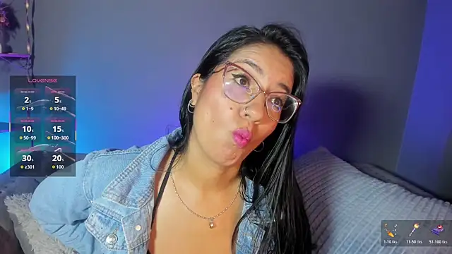 Snapshot of charlhot_ chatting on November 12, 12:38 pm charlhot online show from November 12, 12:38 pm