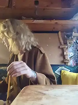 Snapshot of DeesseLilli chatting on October 15, 6:46 am DeesseLilli online show from October 15, 6:46 am