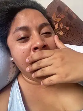 Snapshot of Techi0525 chatting on November 8, 8:07 pm Techi0525 online show from November 8, 8:07 pm