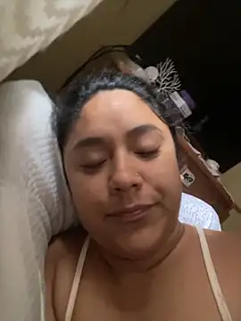 Snapshot of Techi0525 chatting on November 21, 2:27 pm Techi0525 online show from November 21, 2:27 pm