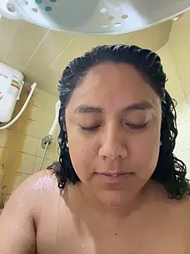 Snapshot of Techi0525 chatting on December 18, 4:02 pm Techi0525 online show from December 18, 4:02 pm