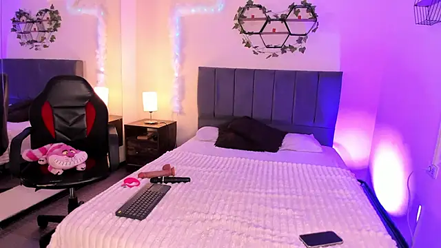 JustinCastiblanco online show from November 10, 11:20 am