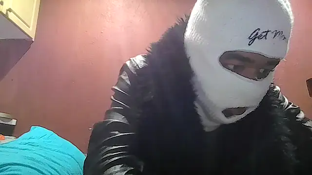 Snapshot of kingjozi121 chatting on May 13, 4:26 pm kingjozi121 online show from May 13, 4:26 pm