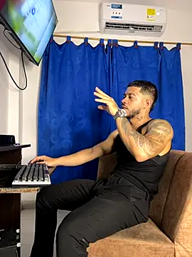 Kylian Alessandro online show from November 15, 4:32 am