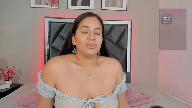 Snapshot of zoe_longhair chatting on October 24, 6:37 pm zoe longhair online show from October 24, 6:37 pm