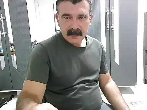 Snapshot of meroglu45 chatting on October 15, 6:08 pm meroglu45 online show from October 15, 6:08 pm