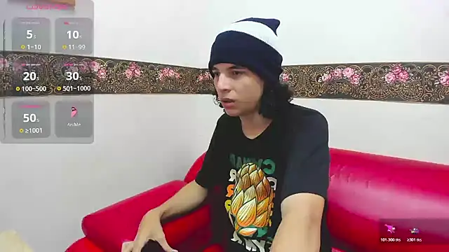 Snapshot of Mike_Miiller_ chatting on October 21, 7:47 pm Mike Miiller online show from October 21, 7:47 pm