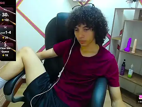 Snapshot of Mike_Miiller_ chatting on November 10, 6:07 pm Mike Miiller online show from November 10, 6:07 pm