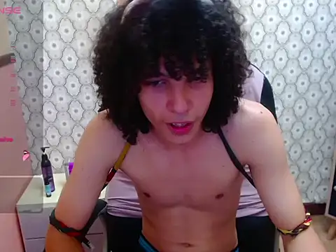 Snapshot of Mike_Miiller_ chatting on December 13, 7:53 pm Mike Miiller online show from December 13, 7:53 pm