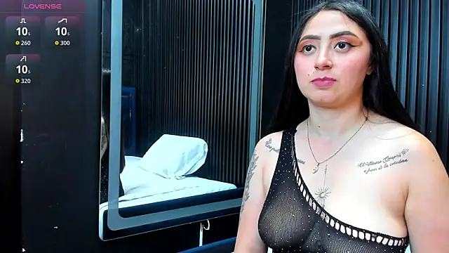 JuliethCruz  online show from November 5, 5:02 pm