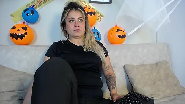 Sweet Bella Valery online show from October 30, 10:10 pm